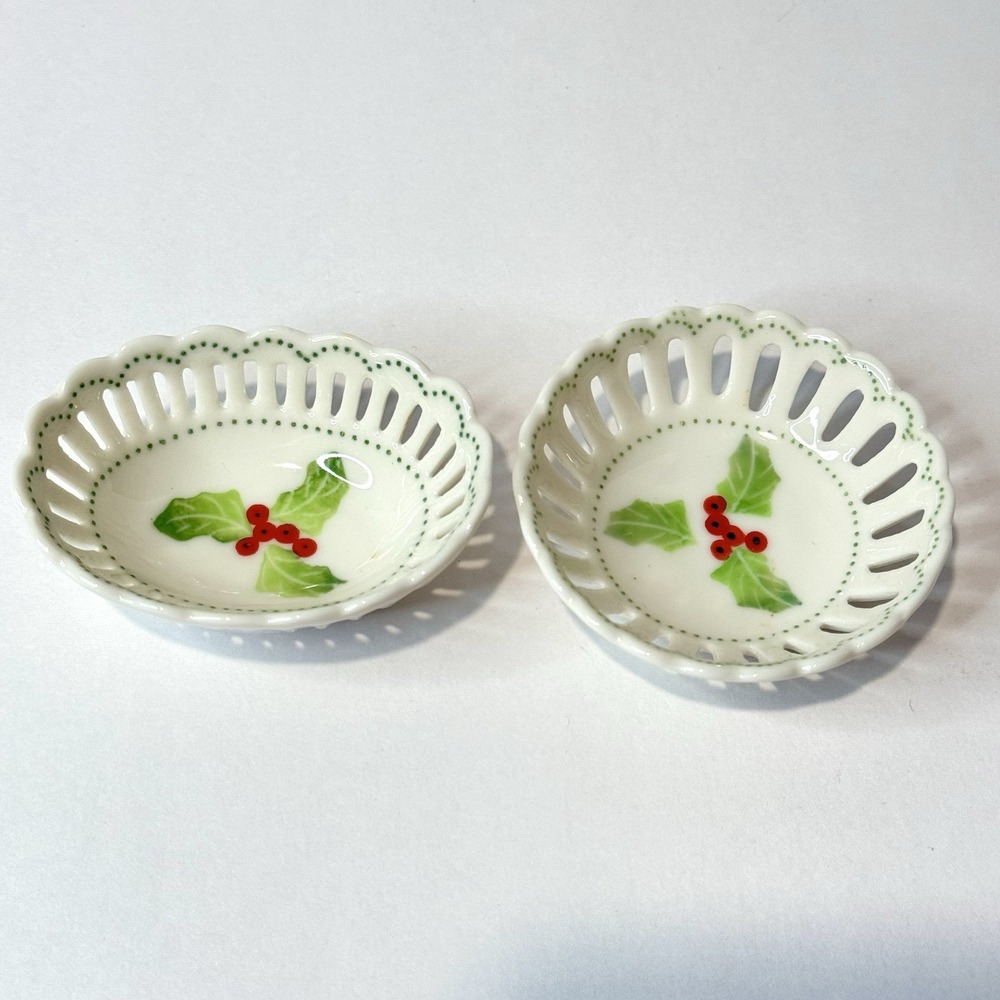 Andrea Sadek‎ Set Reticulated Berry Holly Porcelain Mini Trinket Dish Round Oval